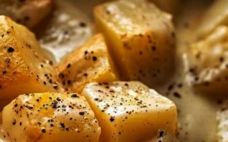 If you grew up in the South, you probably ate these potatoes several times a month. It’s a meal I still really want to eat today!