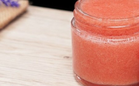 Natural Skin Care: Cornstarch, Tomato, and Parsley Mask for a Youthful Glow