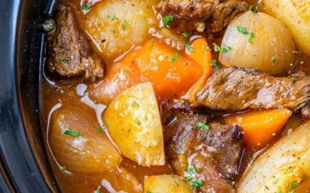 Easy Slow Cooker Beef Stew