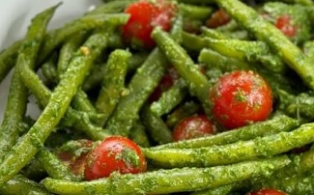 Deliciously Simple: Green Bean and Tomato Salad