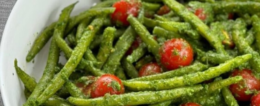 Deliciously Simple: Green Bean and Tomato Salad