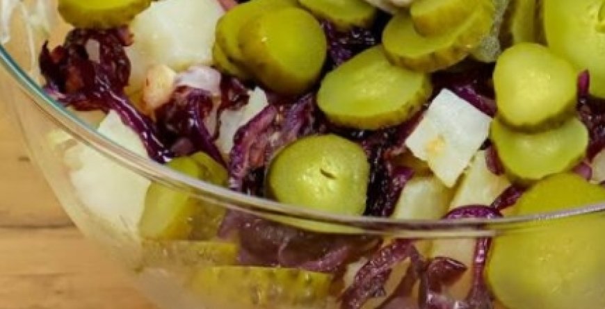 The Tastiest German Salad: Pickles and Red Cabbage