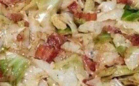 Fried-cabbage-with-bacon & onion !!