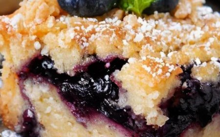 Blueberry Buckle with Brown Sugar Topping