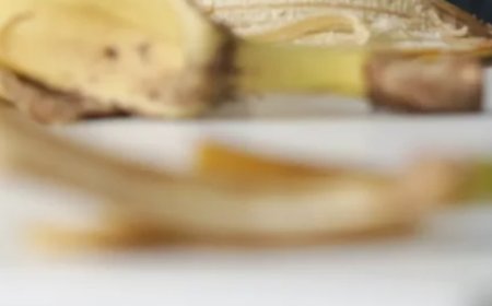 Rub a Banana Peel on Your Arms and Be Surprised by the Results