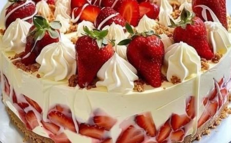 White Chocolate Strawberry Cheesecake