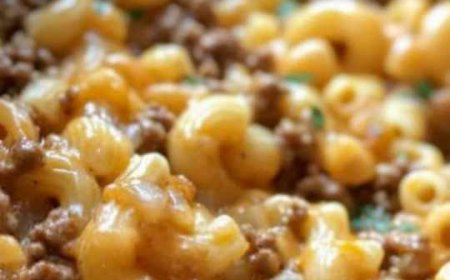 SLOW COOKER HAMBURGER MAC & CHEESE