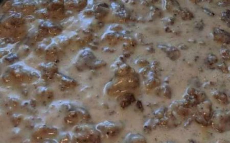Pioneer Woman Sausage Gravy