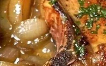 Pork chops with caramelized onion sauce