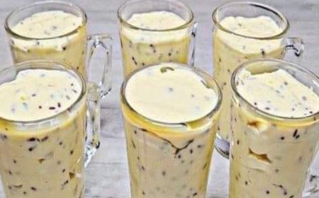 Simple creamy dessert: just blend it.