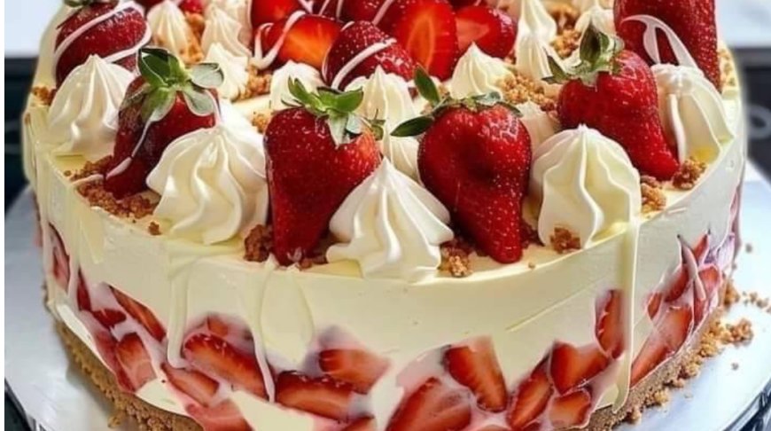 White Chocolate Strawberry Cheesecake