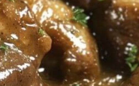 Slow Cooker Beef in Onion Gravy