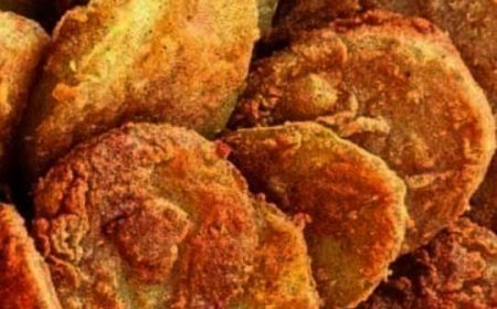 Homemade Crunchy Fried Pickles