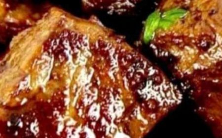 Steak Bites with Garlic Butter