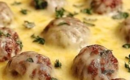 Meatball and Cheese Bake: A Comforting, Cheesy Delight