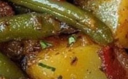 Potatoes and green beans with sausage