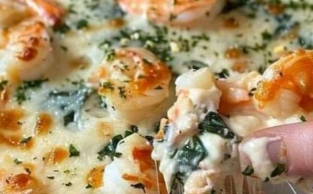 Creamy Shrimp and Crab Spinach Dip