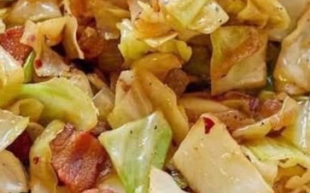 FRIED CABBAGE WITH BACON, ONION, AND GARLIC!!!