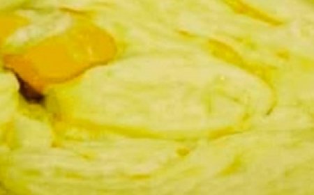 Homemade Cheese with Milk and Vinegar