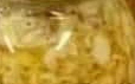 Lemon juice, honey, garlic, onion, and grated ginger: Use one teaspoon every day, and get ready to be amazed