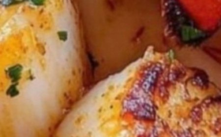 GARLIC BUTTER LOBSTER AND SCALLOPS