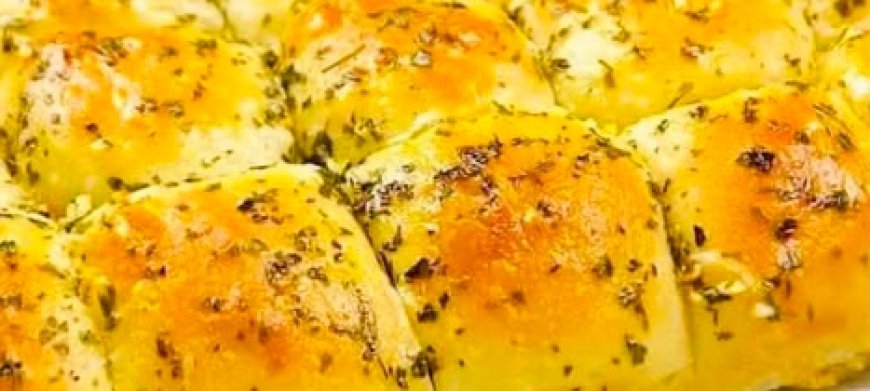 Homemade garlic rolls: the most delicious alternative to regular bread!