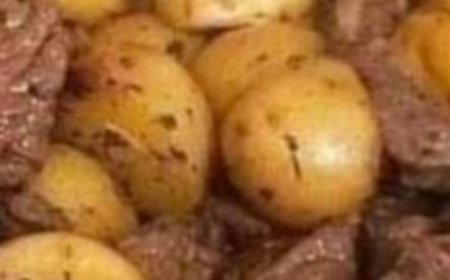 Garlic Butter Steak and Potatoes Skillet!!