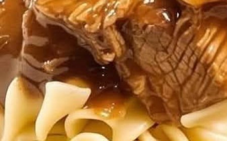 Crockpot Beef Tips and Noodles Recipe