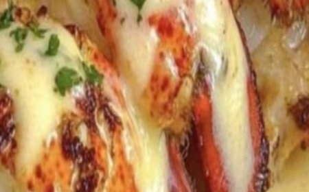 Creamy Garlic Butter Lobster Tails