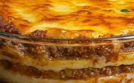 Cheesy Million Dollar Spaghetti Casserole: The Ultimate Family Favorite