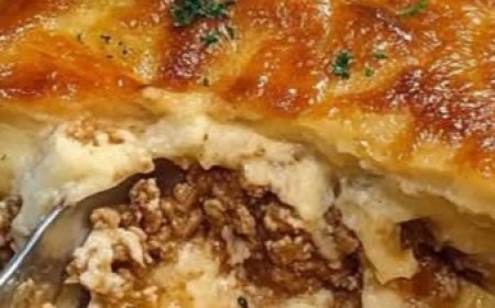 Hearty Beef and Rice Casserole with Cheese !