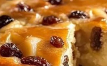 No-Sugar, No-Oil, No-Milk Apple & Raisin Cake