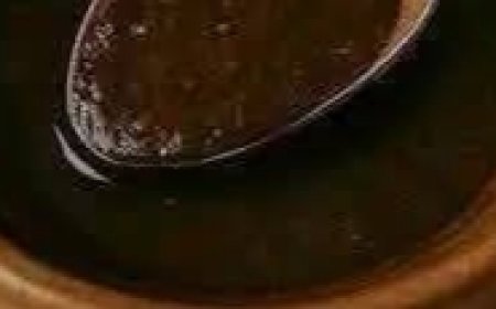 Natural Teeth Whitening at Home: A Better Alternative