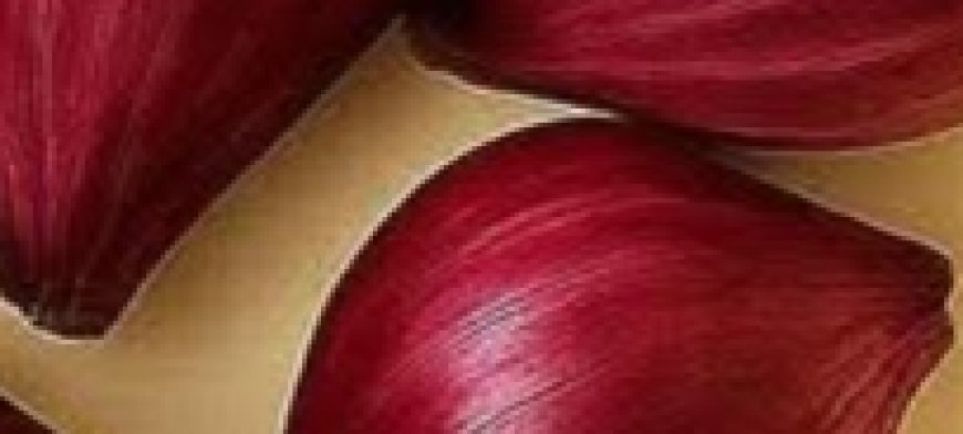 Natural red onion drink to treat inflammation and strengthen the body