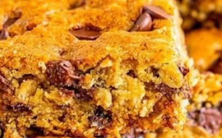 Oatmeal Chocolate Chips Cookie Bars