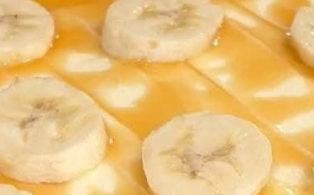 Creamy Banana Pudding with Caramel Drizzle