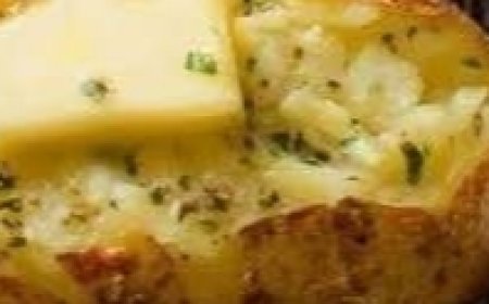 The Ultimate Guide to Baking the Perfect Potato: Crispy Skin, Fluffy Inside Every Time