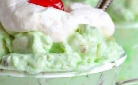 Pistachio Watergate Salad Light, Creamy & Ready in Minutes (Plus Pro Tips for Monetization!)