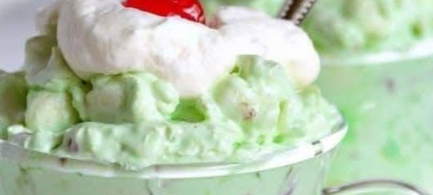 Pistachio Watergate Salad Light, Creamy & Ready in Minutes (Plus Pro Tips for Monetization!)