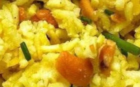 Golden Rice with Toasted Cashews