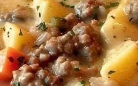 Crockpot Creamy Potato & Hamburger Soup