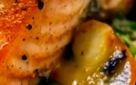 Creamy Garlic Butter Salmon with Spinach & Mushrooms