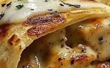 Cheesy Garlic Chicken Wraps