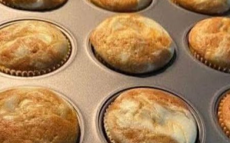 Pumpkin Cream Cheese Swirl Muffins