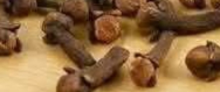 The Power of Cloves and Cinnamon Water: A Daily Ritual for Vibrant Health After 50