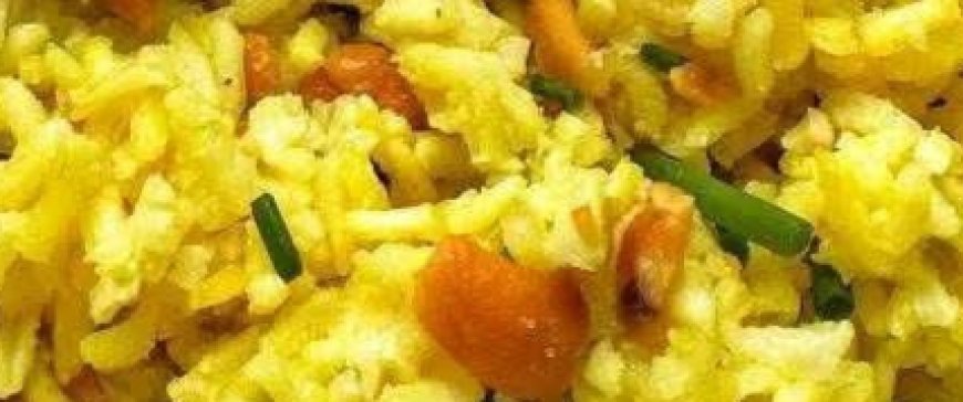 Golden Rice with Toasted Cashews