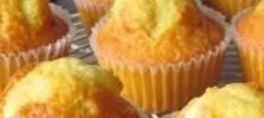 SUPER FLUFFY HOMEMADE MUFFINS RECIPE