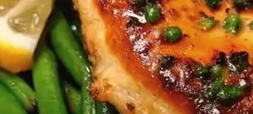 An Irresistible Skillet Dish: Lemon Garlic Butter Chicken and Green Beans