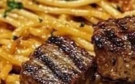 Sizzling Garlic Butter Steak Bites with Creamy Spaghetti .