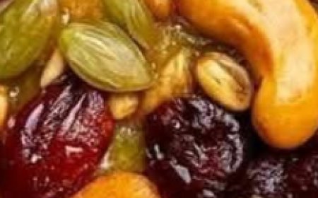 Liver with Oatmeal and Nuts: Nutty Oat Cookies Packed with Flavor and Crunch